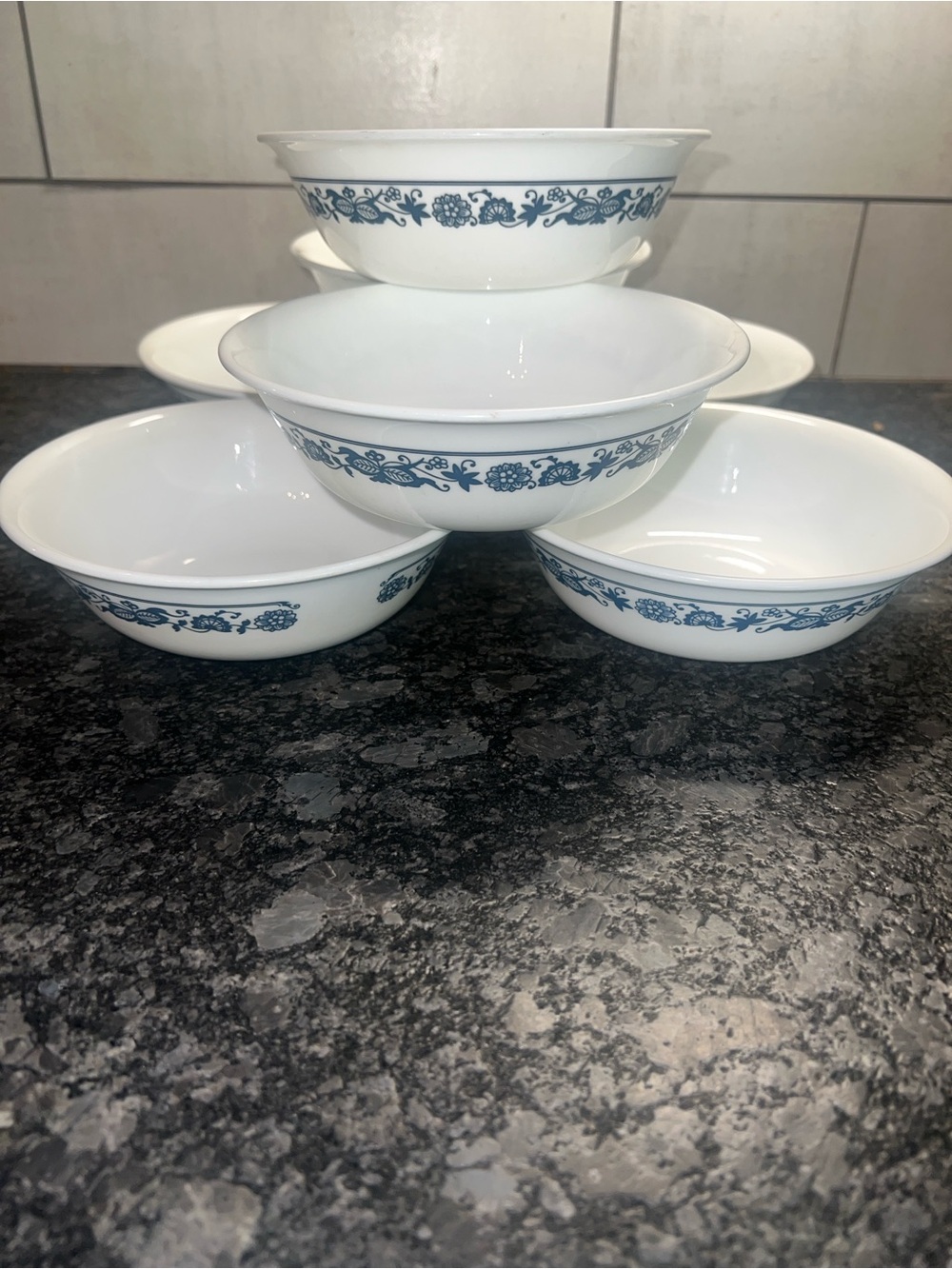 Set of 7 Corelle cereal, salad or dessert bowls. Old Town Blue or Blue Onion